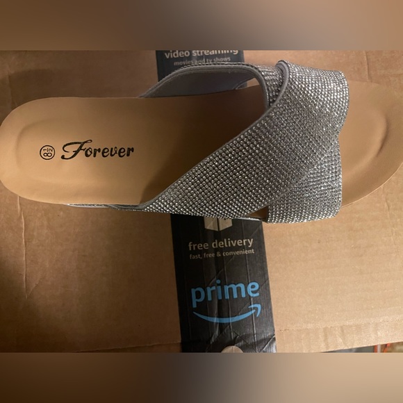 GORGEOUS RHINESTONE SANDALS!! - Picture 2 of 3